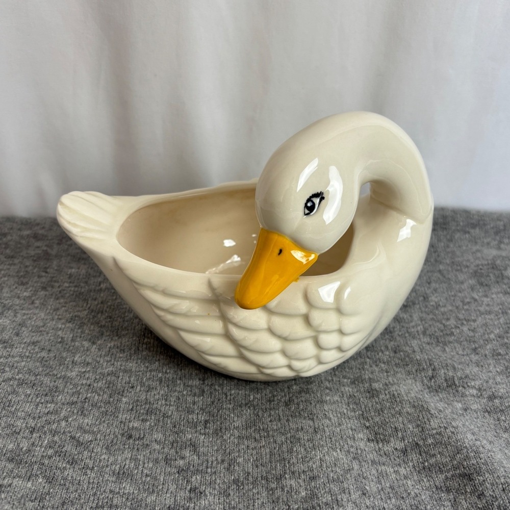 Vintage Ceramic Swan Planter Dish Cream Glossy Home Decor 8 Inch 1986